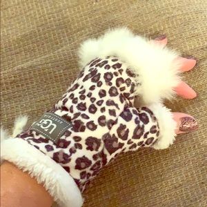 UGGS GLOVES